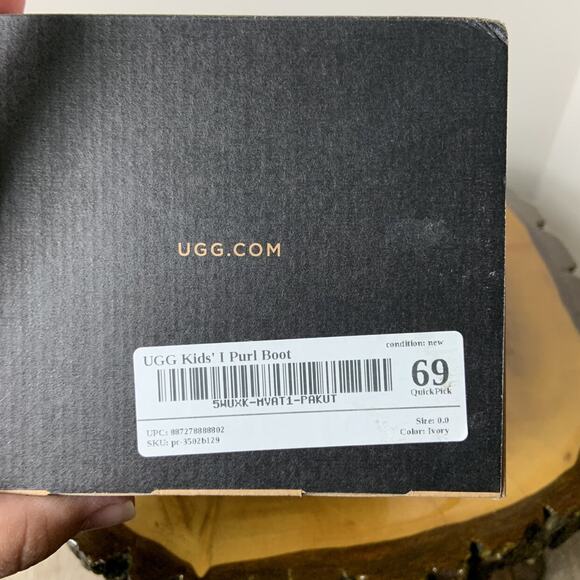 NEW! UGG Purl Knit Boots - Picture 6 of 10